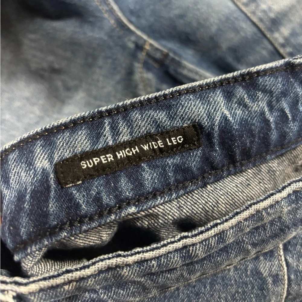 Super High Rise Wide Leg Jeans Raw Hem Cropped Size 16